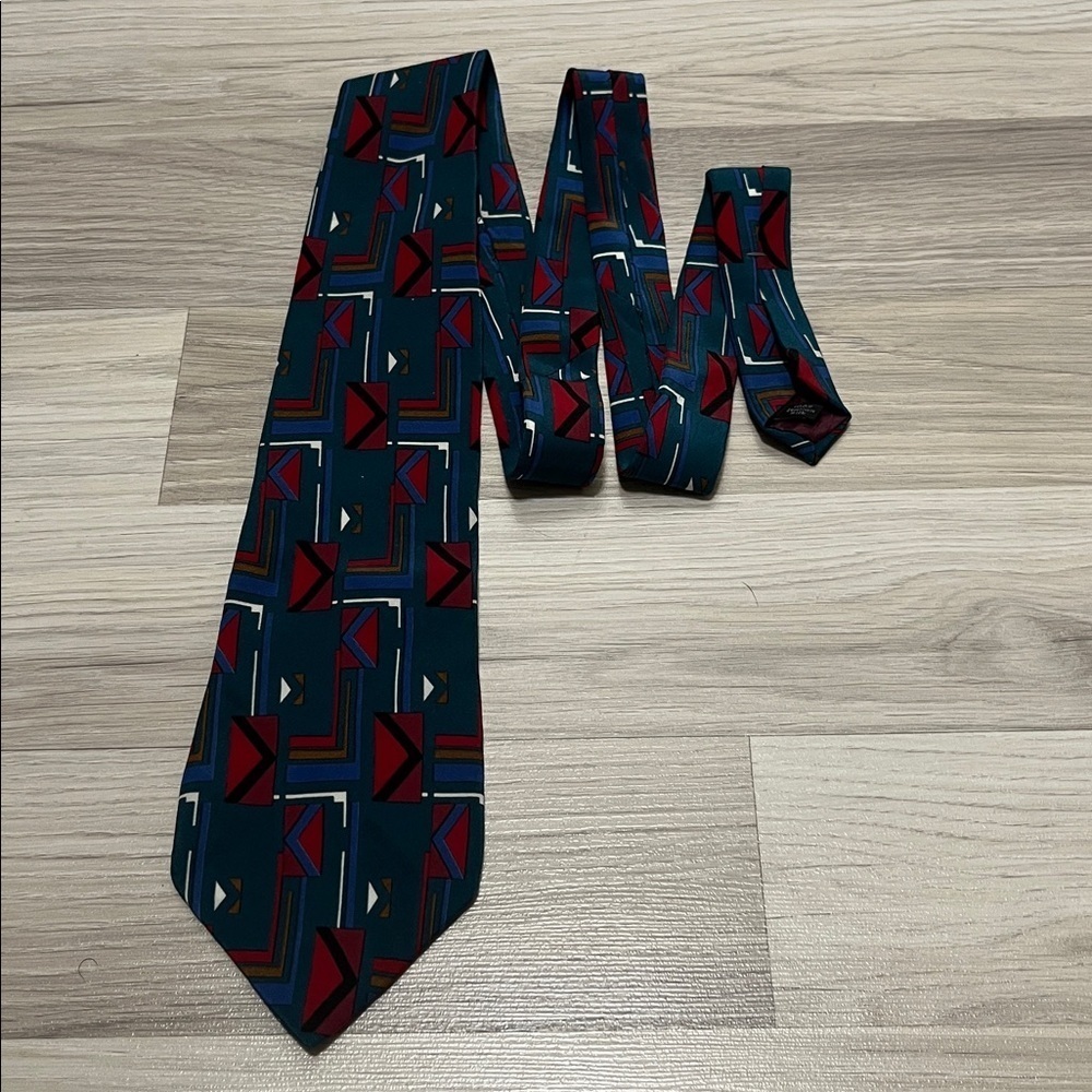 Don Loper Beverly Hills Men’s Geometric Patterned Tie Blue Red Italian Silk